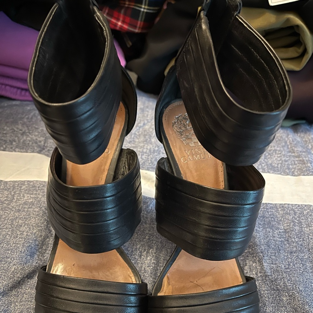 VINCE CAMUTO BLACK HEELED SANDALS PREOWNED SIZE 9